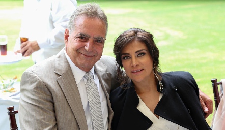  Daniel Dauajare y Mónica Gutiérrez .