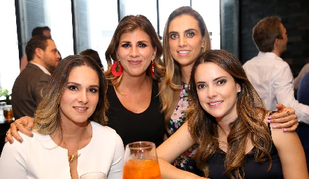  Erika Von Der Meden, Sofía Muzquiz, Lucía Galarza y Adriana Medina.