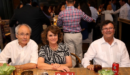  Eduardo Marti, Alicia Vertiz y Roberto Meade.