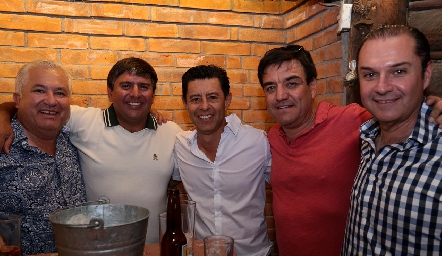  Guillermo Báez, Juan Ariel Reyes, Andrés Martínez, Víctor Lomelí y Toño Nieto.