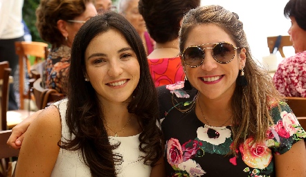  Yusa de la Rosa y Montse Elizondo.