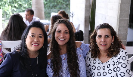  Diana Iwadare, Lorena Cantú y Graciela Torres.