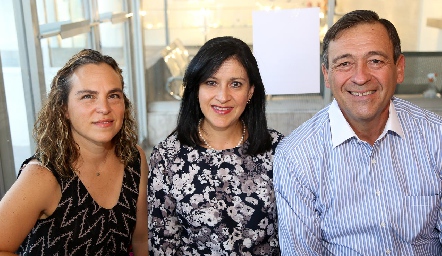  Patricia González, Tere de Mendizábal y Carlos Mendizábal.