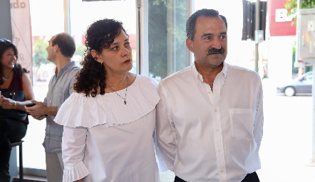  Georgina Jasso y Fernando Jiménez .