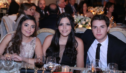  Alejandra Castrillón, Salime Sadek y Mauricio Musa.