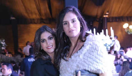  Paty Gómez y Daniela de la Fuente.