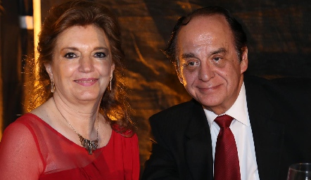  María Elena Abud y José León.