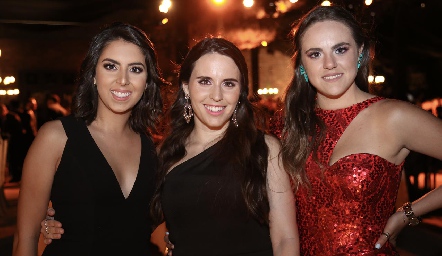  Regina Oliva, Luciana Rodríguez y Lucy Santos.