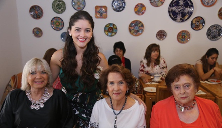  Ale Gascón, Güera Lárraga, Licha Carreras y Mary Laredo.