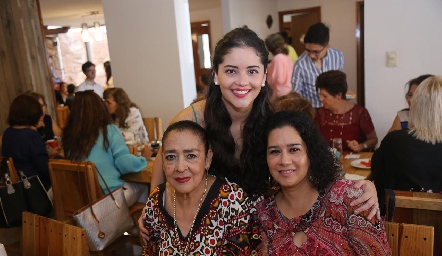  Ale Gascón, Laura Sousa y Laura Gascón.