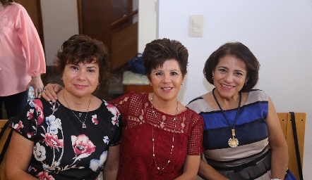  Marisa Gómez, Flora y Yolanda Martínez.