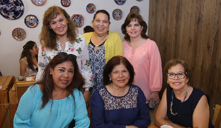  Ana María Castillo, Margarita Guerra, Lupita Martínez, Elizabeth Olvera, Mercedes Esparza y Martha Lety.