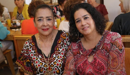  Laura Sousa y Laura Gascón.