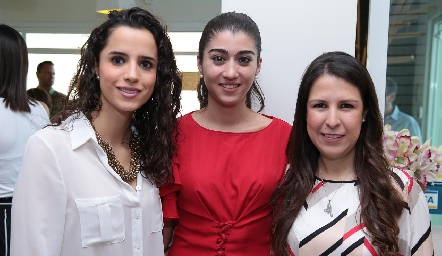  Adriana Guerra, Gaby Cerda y Mónica Herrera.