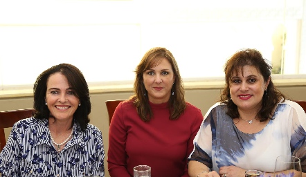  Lourdes Gómez, Catherine Barret y Eliana Caram .