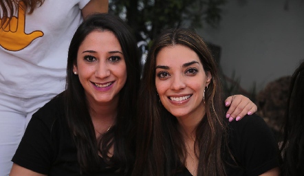  Ingrid Delgado y Fernanda Gaviño.