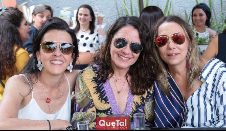  Montse Gómez, Guadalupe Bárcena y Roxana Serna.