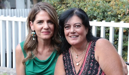  Rosy Rodríguez y Lourdes del Valle.