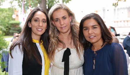  Tatina, Mónica y Lorena Torres.