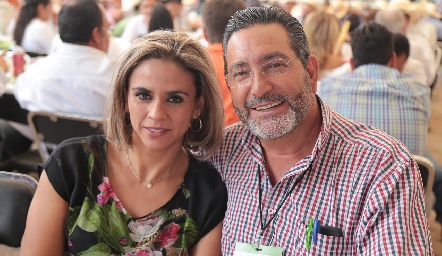  Dalina Flores y Alejandro García.