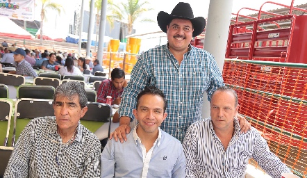  Urías Herrera, José “El Tuco” Esqueda, Gallo y Guillermo Goytortúa.