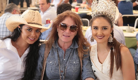  Sofía Marban, Begoña Ruiz y Paulina Cantú.
