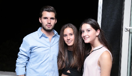  Fede Alcalde, Nuria Manzo y Meli Elizondo.