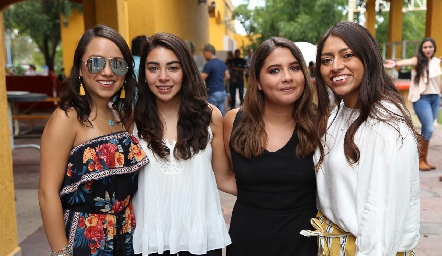  María José Torres, Karla Ortiz, Daniela Torres y Sandy López .