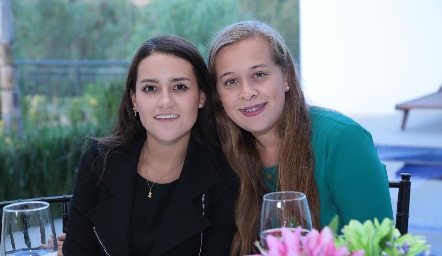  Paulina Vega y Andrea Parra.