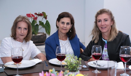  Magda Arguelles, Luchi Grijalva y Ana Meade.