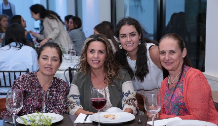  Conchita Gutiérrez, Erika Rodríguez, Isa Torre y Maribel Rico.