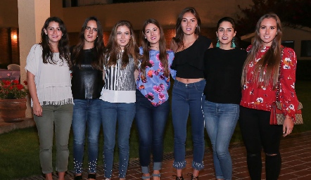  Victoria Álvarez, Claudia Antunes, Elizabeth Treviño, Ale Puente, Lili Medina, Dani González y Paty Dantuñano.