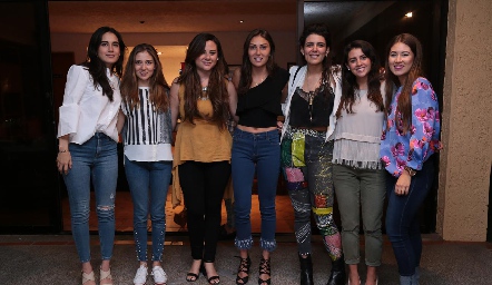 Mariana Rodríguez, Elizabeth Treviño, Lore Madrigal, Lili Medina, Sofía Cavazos, Vicky Álvarez y Ale Puente.