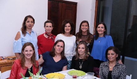  Sofía Carrillo, Lucía Martínez, Yusa Coulon, Marce Zacarías, Marcela Valle, Lourdes Gutiérrez, María Aurora Boiles, Charo Valladares y Claudia Silos.
