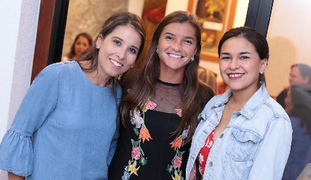  Cristina Kasis, Marce Zacarías y Valeria Hernández.