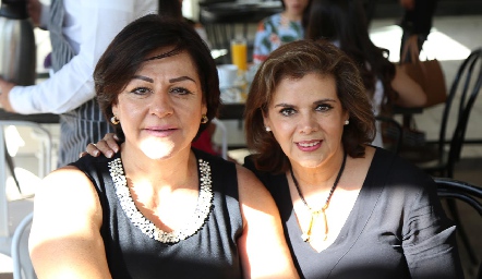  Hilda Chávez y Rosario López.