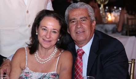  Bertha Maza y Fernando González.