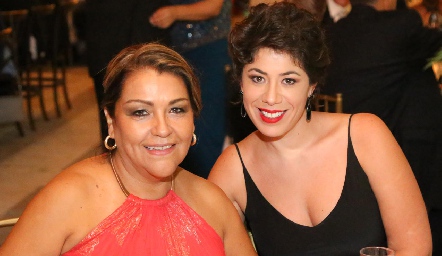  Pilar Delgadillo y María José González.