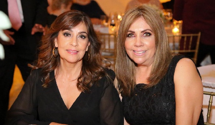  Laura Mitre y Consuelo Enríquez .
