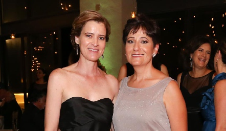  Marisa Valle y Claudia Díaz de Sandi.