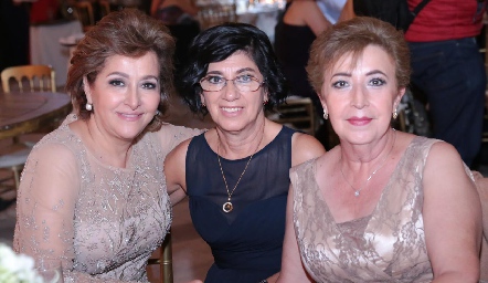  Ana Méndez, Patricia Navarro y Rosy Gil.
