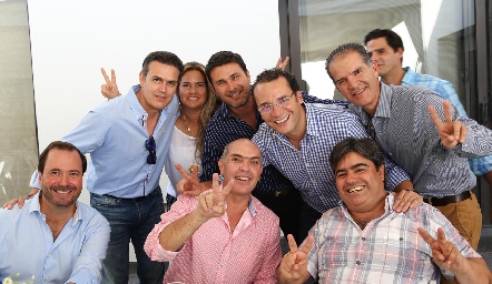  Güicho Fernández, Daniela Benavente, Mundo Gerardo, Xavier Nava, Jorge de la Torre, Braulio Romero, Cali Hinojosa y Paco Leos.