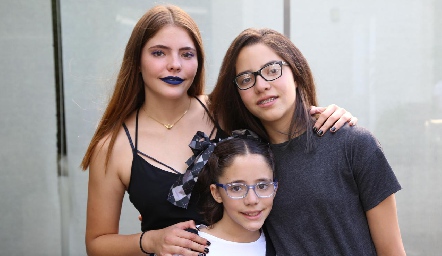  Renata, Carlota y Xaviera Nava .