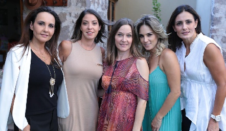  Cristina Villalobos, Cecilia Limón, Ana Saldaña, María José Pedrero y Claudia Artolózaga.