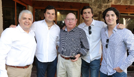  Gerardo Rodríguez, Raúl Torres, Juan Bremer, Pato Rodríguez y Armando Martínez.