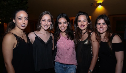  Samantha Corpi, Laura Bravo, Ana Rodríguez, Andrea Hernández y Patricia Inurrigarro.