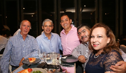  Manuel Castanedo, Leopoldo Stevens, Alfonso Chávez, Marco Antonio Uribe y Martha de Uribe .