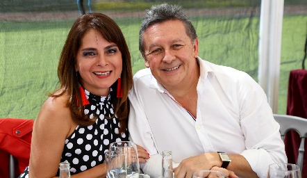  Norma Escobedo y Juan Carlos González.