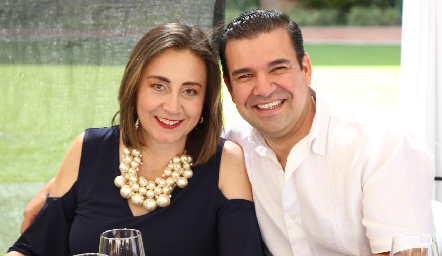  Renata Olvera y Óscar Pérez.