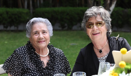  Margarita Anaya y María Eugenia Ugalde.